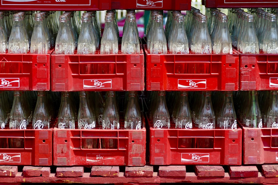 Returnable glass bottle