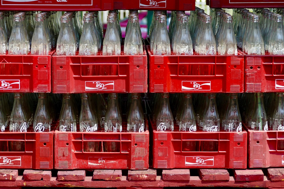 Returnable glass bottle